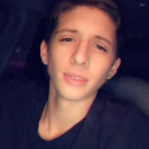 Meet your Posher, Lorenzo